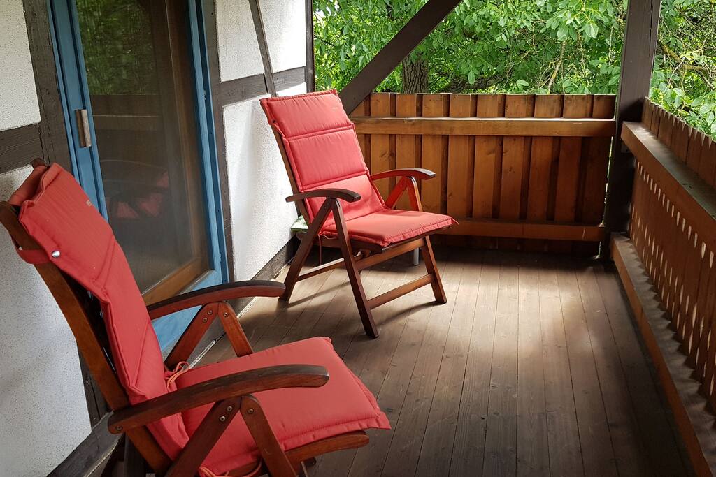auf dem Balkon
