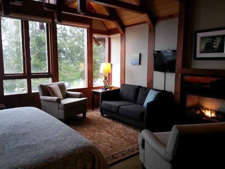 The Loft At Whiskey Landing - Luxury Waterside! - Ucluelet
