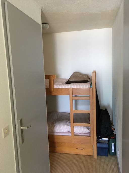Cabine avec lits superposés