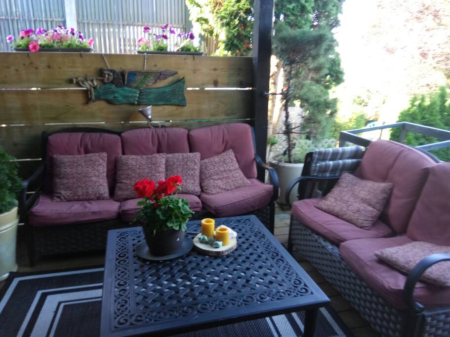 outdoor sitting area