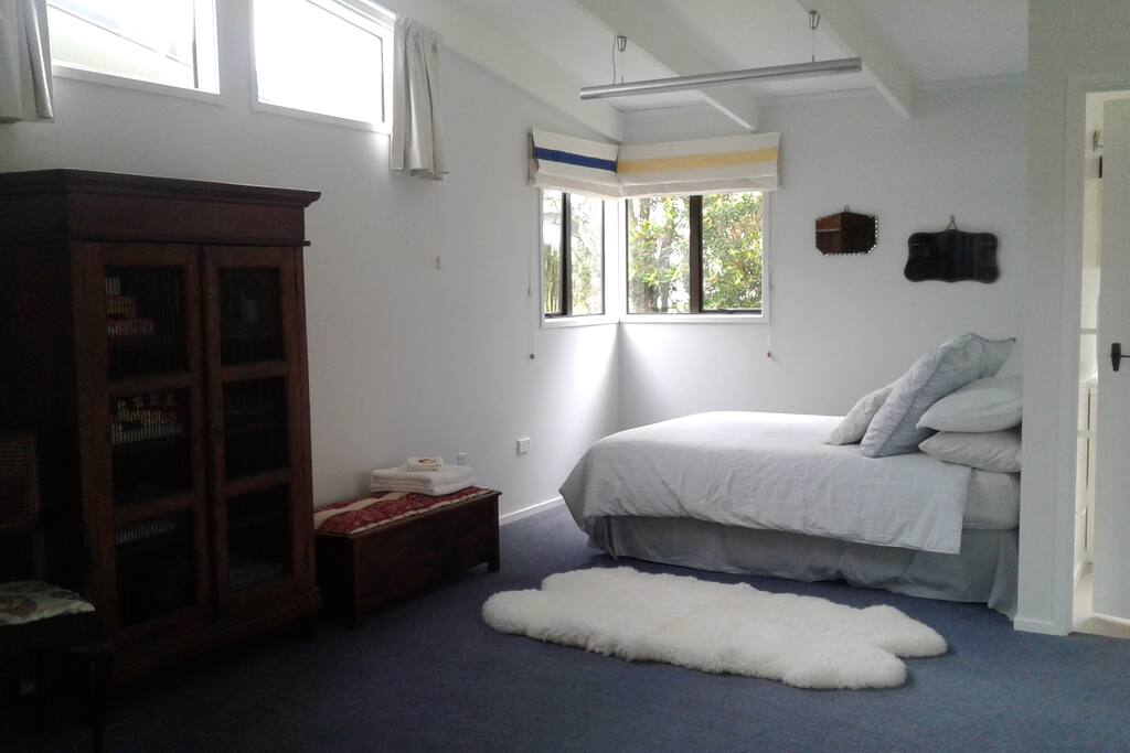 Spacious sunny annex