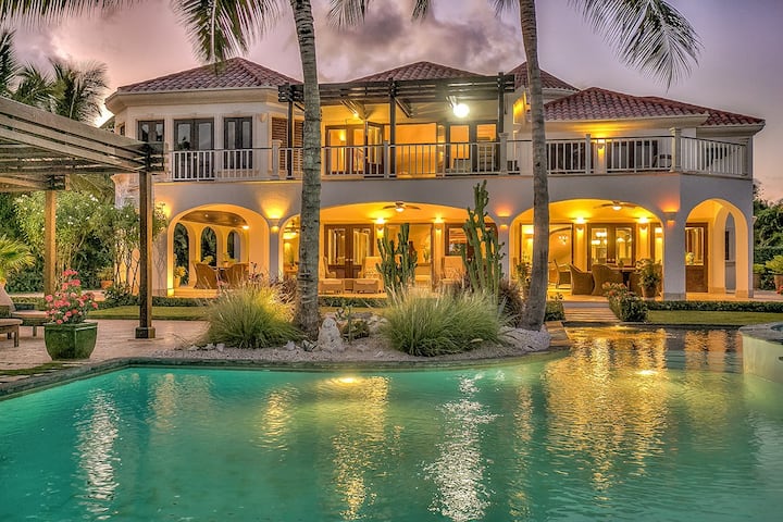 Punta Cana Luxury Villas & Vacation Rentals | Airbnb Luxe | Luxury Retreats