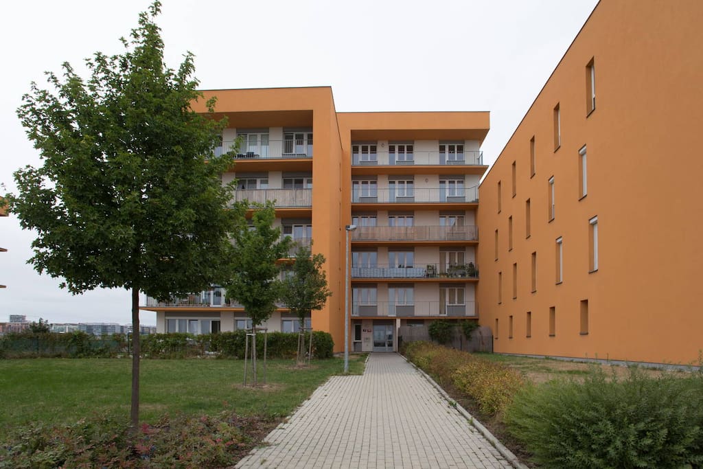 Facade, the main entrance