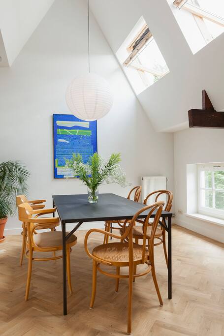 The kitchen area reaches the height of 5 meters.