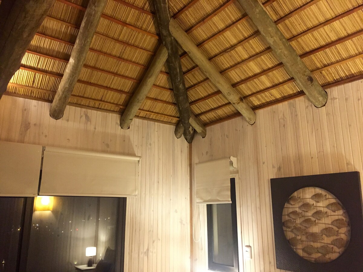 Slaapkamerdetails met Quincha plafond