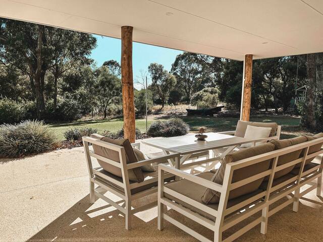 Slice of coastal bush paradise gallery image 3