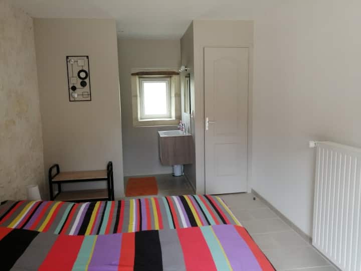 1-ლი საძინებელი პირველ სართულზე