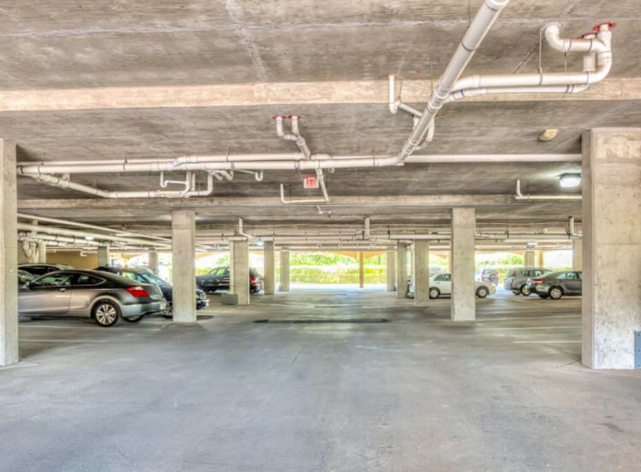 Covered Parking for guests. No need to uber or drive to the NRG Stadium. Also walking distance from Rice Village for shopping and great food options.