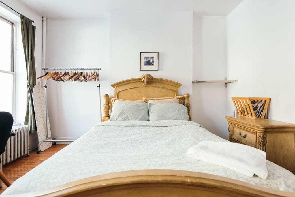 Comfy queen-sized bed