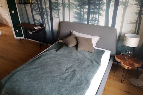 Beliebte Airbnb-Anzeige: THE WOODS – stylish & cozy / Rü / near the fair in Rüttenscheid
