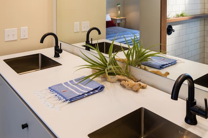NorthShore, Modern Cabin 626