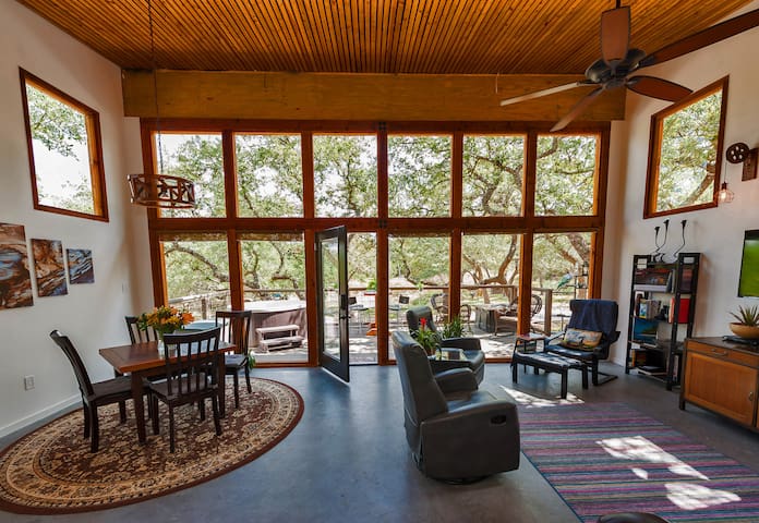 The Best Way to Social Distance / Fine Seclusion