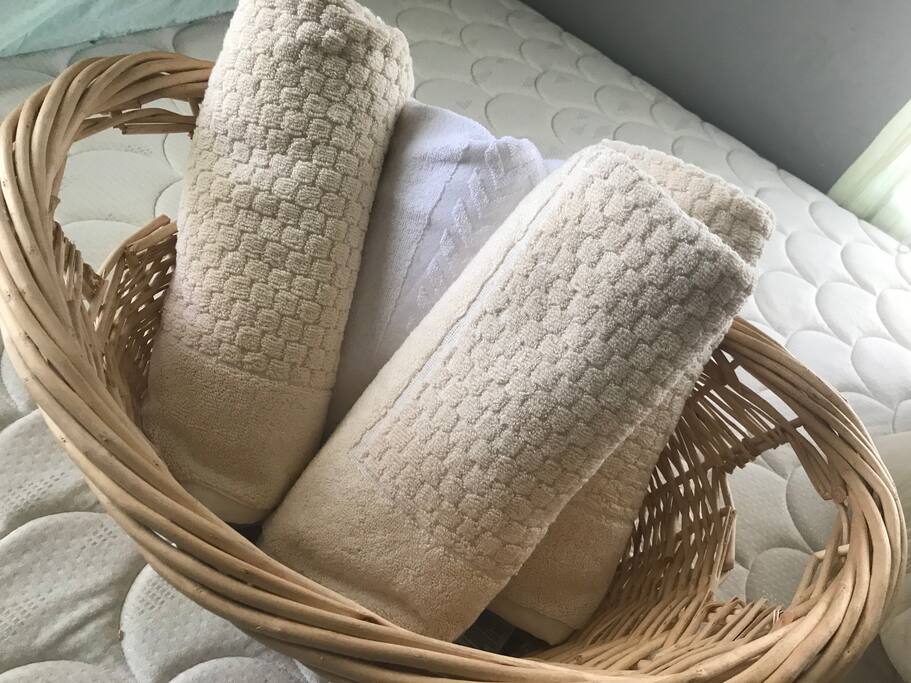 Always clean linen and towels for guest.