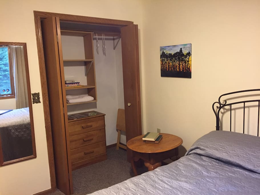 private bedroom- spacious closet