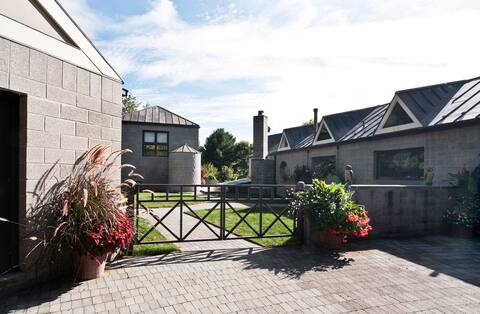 Modern compound w/Catskill views and heated pool
