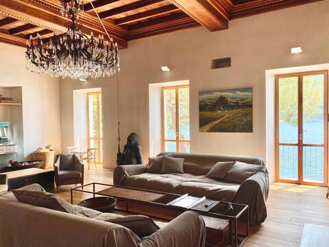 Magnificent Villa in Morcote with a lake view