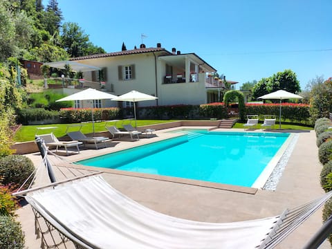 Top Airbnb: "Tuscany Villa with PRIVATE pool" in Loro Ciuffenna