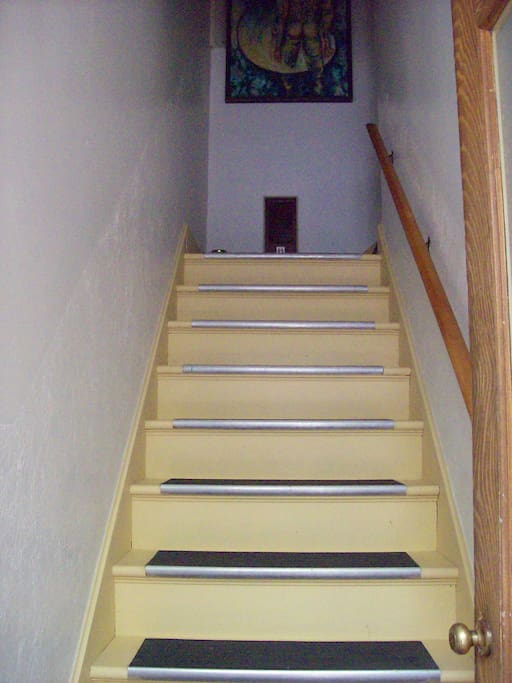 Escalier accès au logement