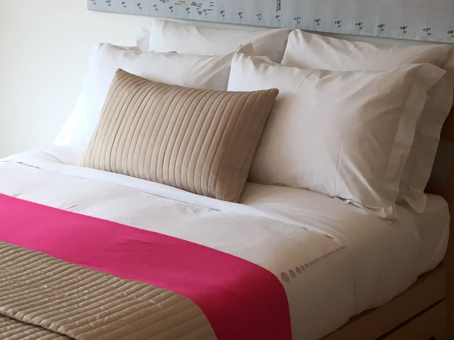 Double bed with memory foam mattress and high quality bed linen.