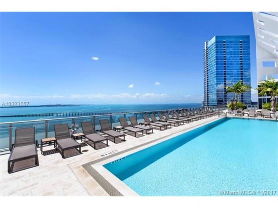 Roof top pool