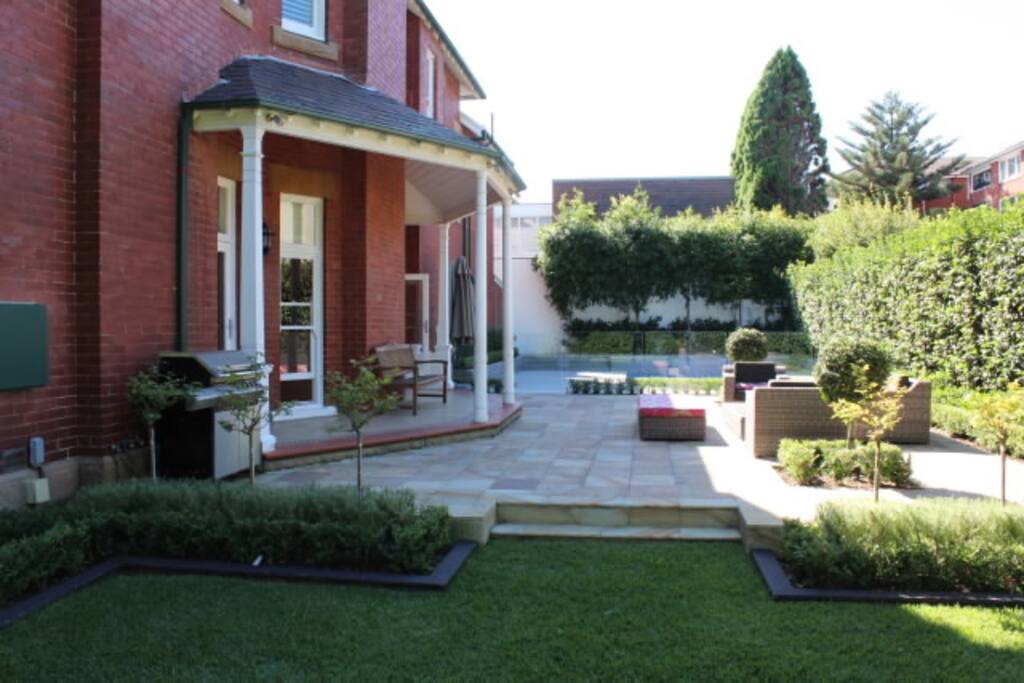 Fabulous outdoor area which now also includes a beautiful outdoor table with 6 chairs.