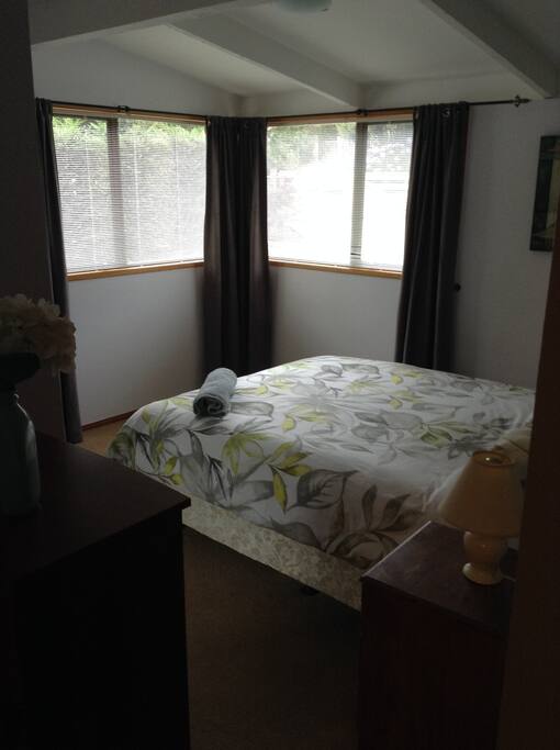 Bedroom - note room offers no sea view