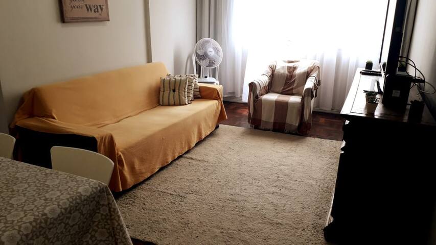 Apto 2 quartos no coração de Copacabana (6 vagas). gallery image 2