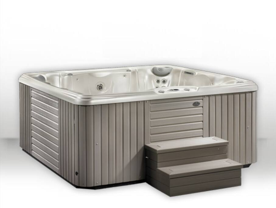 Private hot tub