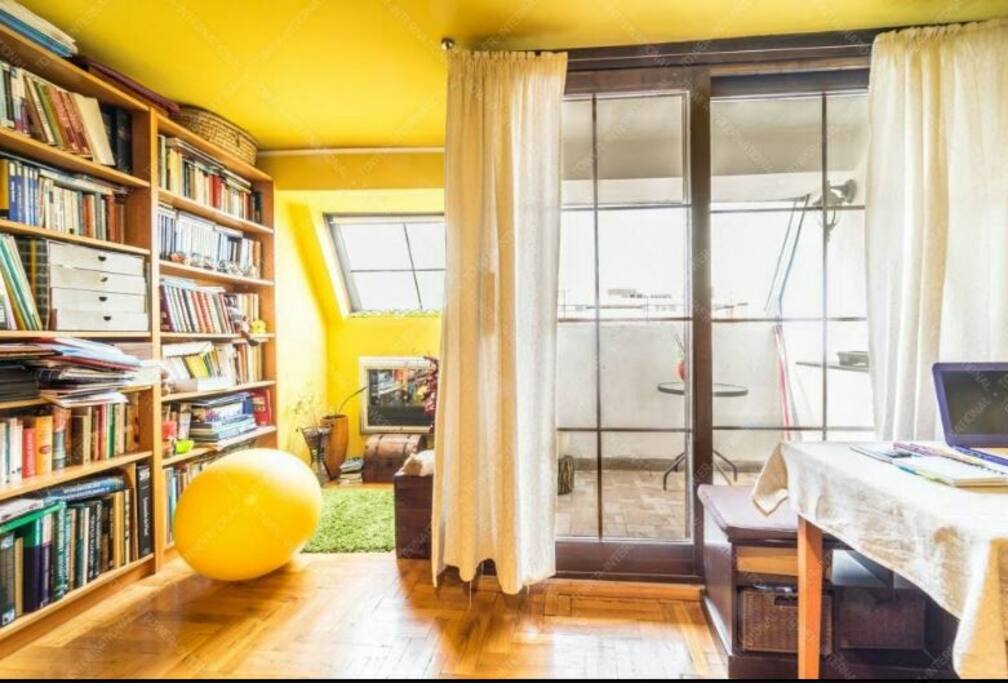 Living room with terrace where you can grilling