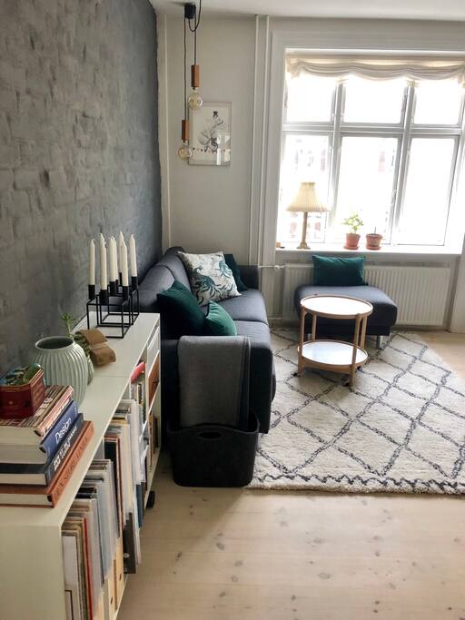 The living room, picture taken from the hallway