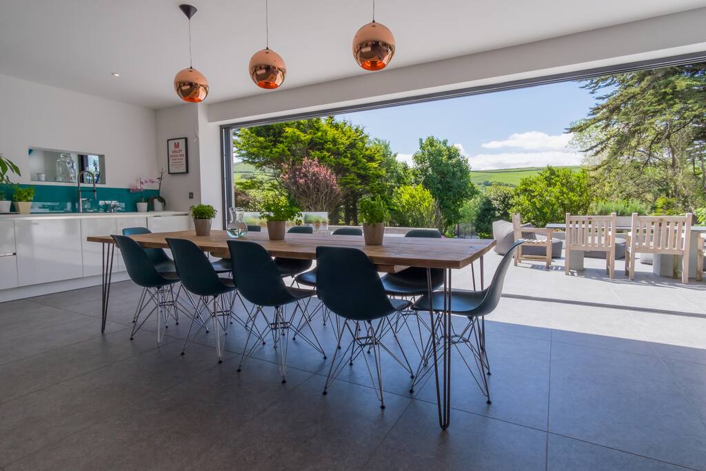 Huge Inside / Outside living