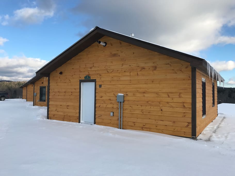 Back of cabin facing the parking lot.