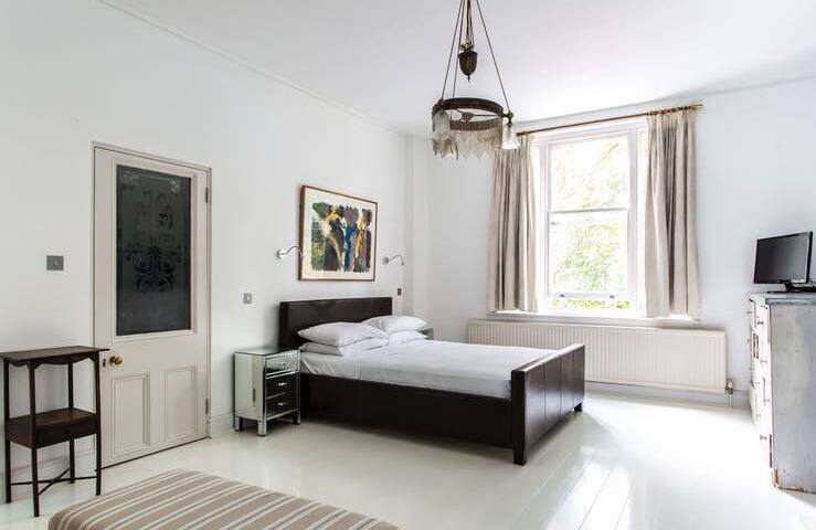 Atmospheric and enchanting – Lancaster Grove gallery image 4