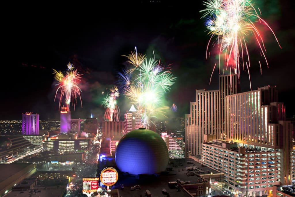 4th of July fireworks - Aces baseball game - hot dogs, brats, and brews. All walking distance from Casa Mulino