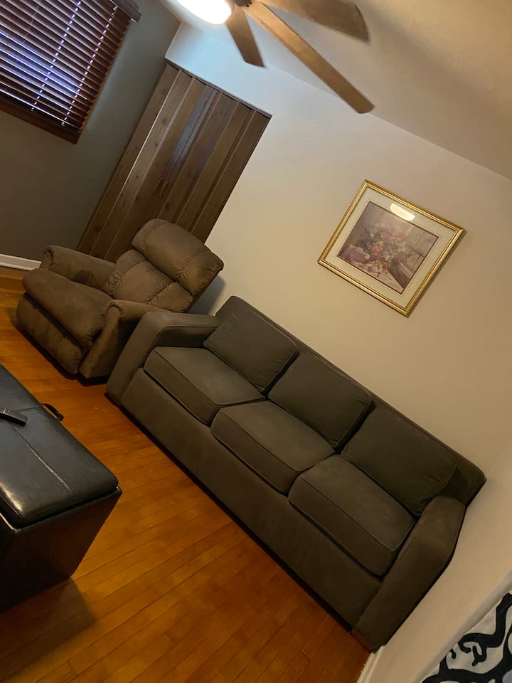 Lovely 1-br Apt With Full Kitchen & Living Room - Horseshoe Hammond