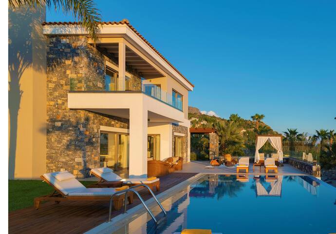 Luxury IRIDA VILLA in Hersonissos,with heated pool gallery image 4