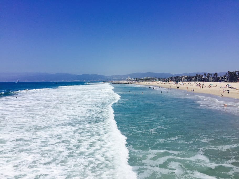 One block away from the beach :) view from the pier.