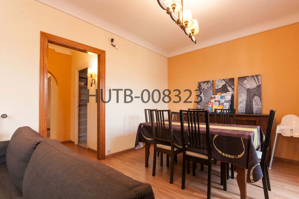 Gran Via apartment - Lounge/diner (double sofa bed sleeps 2)