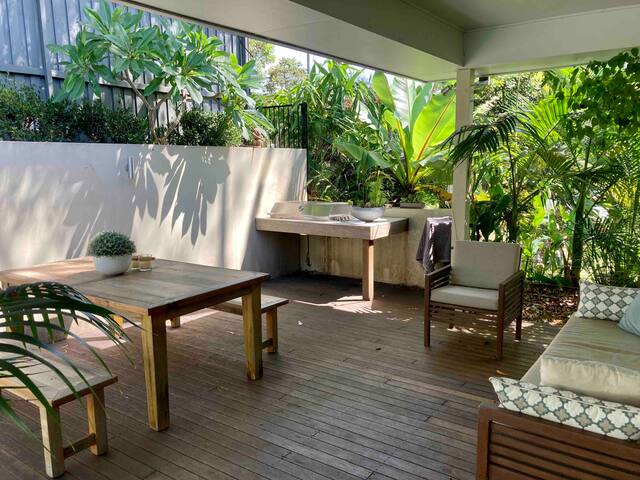 Light and breezy resort style – 3 bed house gallery image 5