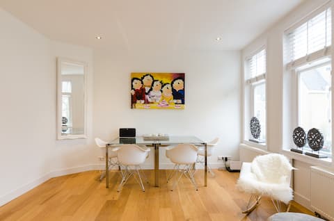 Successful Airbnb property: Classic APT in Classy South! in Scheldebuurt