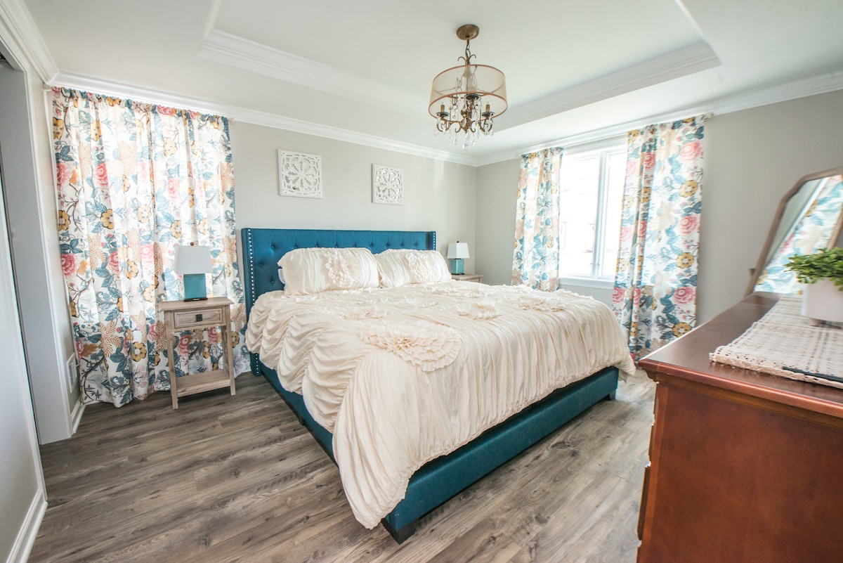 ¡Baño KING con vestidor en el PRIMER PISO!