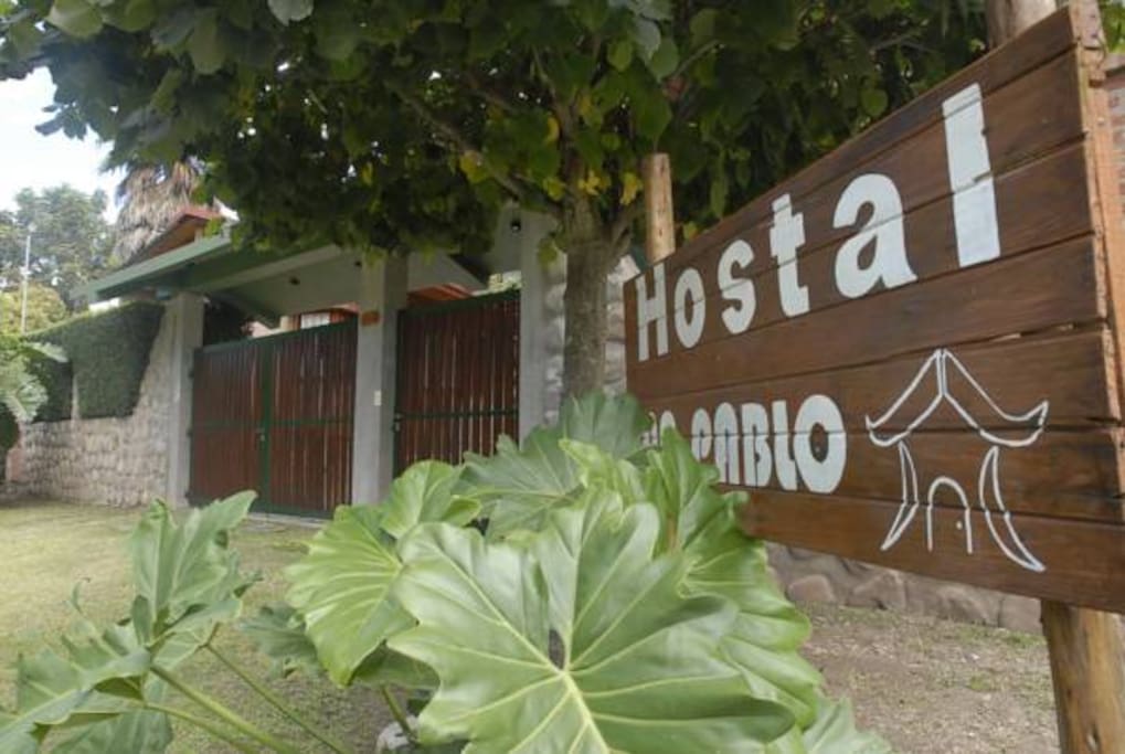 Entrada al Hostal San Pablo