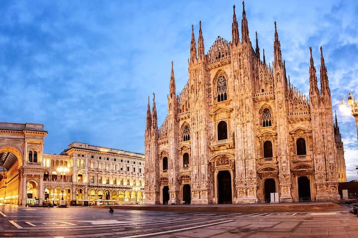 DOWNTOWN***** Erculea DUOMO ~ REAL MILANO