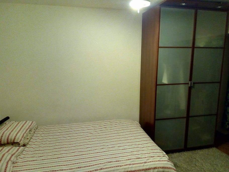 Bed room