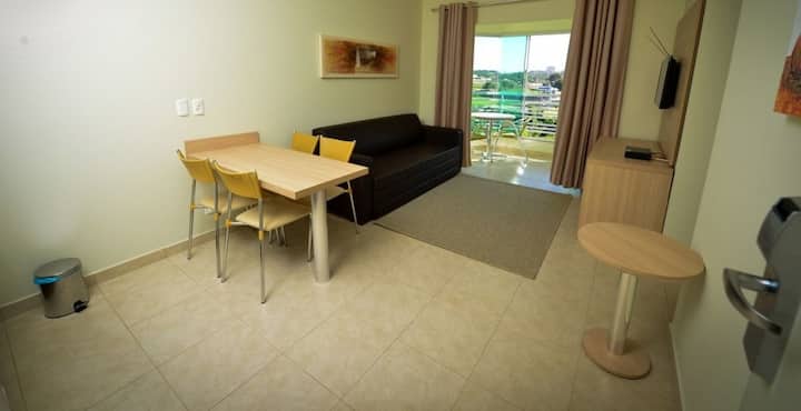 ห้องนั่งเล่นพร้อมโซฟาเบดคู่