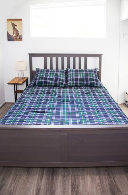 Bedroom - Queen Size Bed
