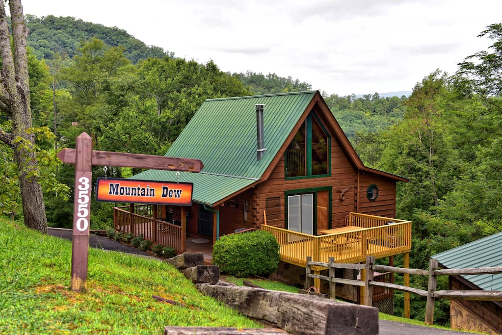 Mountain Dew } Sleeps 6 Cozy Authentic Log Cabin Cabins for Rent in