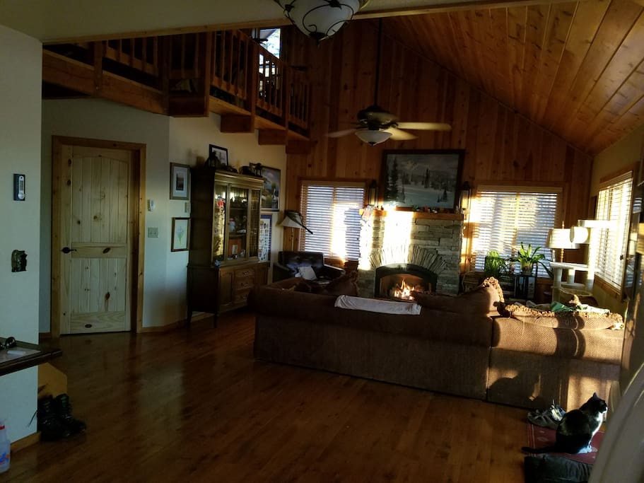 shared space and door to king room