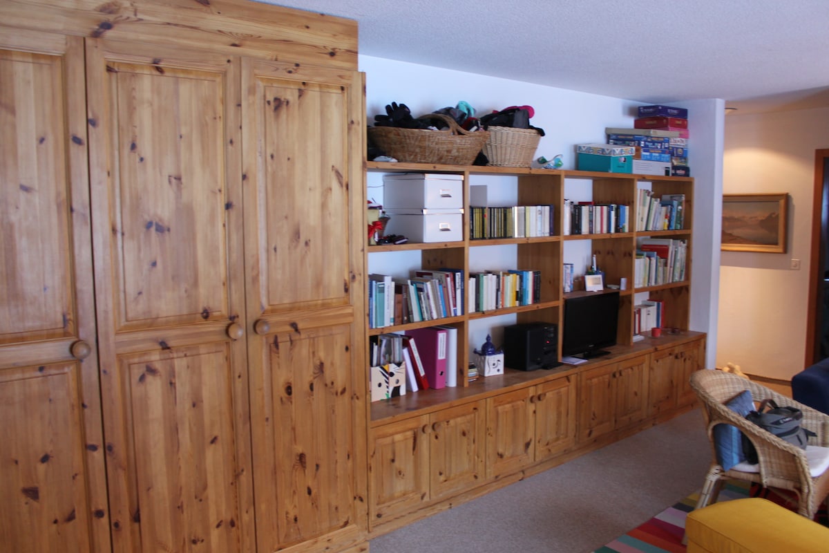 Popular Airbnb listing: Quiet and child-friendly apartment with a view in Tujetsch