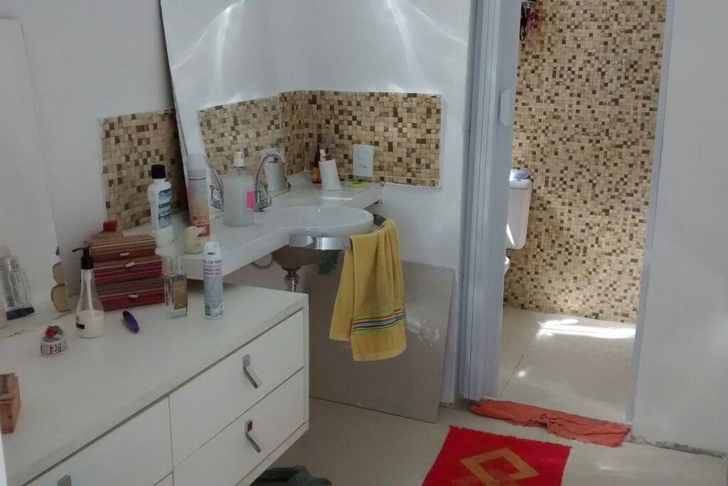 Lavabo separados do box